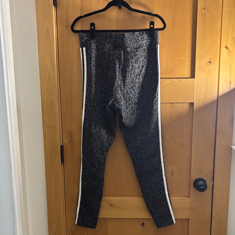 Adidas Black Leopard Print Leggings - Picture 3 of 3